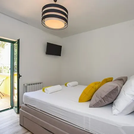 Plazibat Apartment *