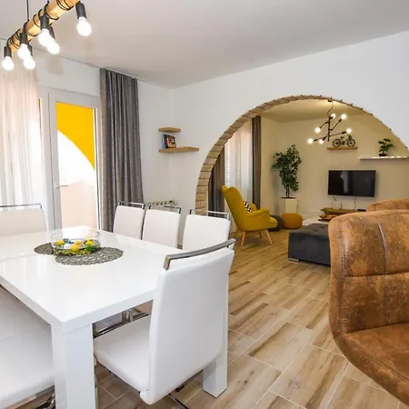 Plazibat Apartment Mandre
