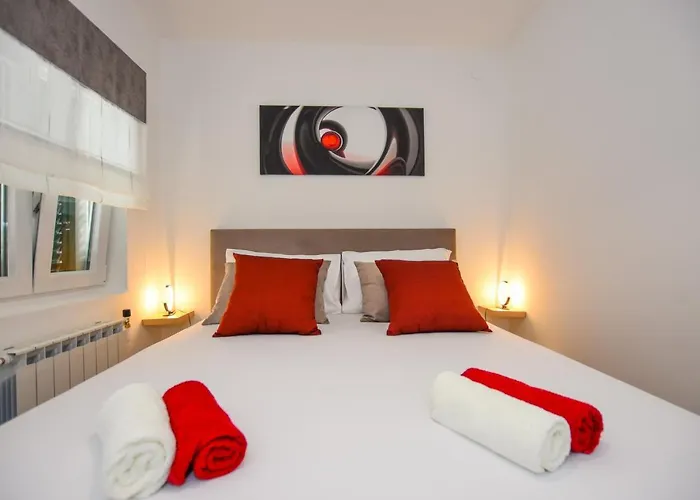 Plazibat Apartamento *