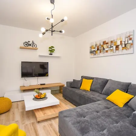 شقة Plazibat ماندري