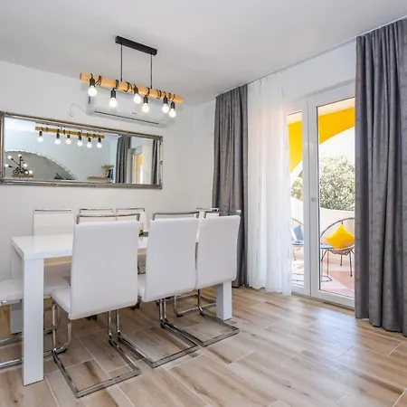 Plazibat ماندري