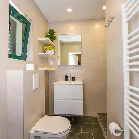 Plazibat * ماندري