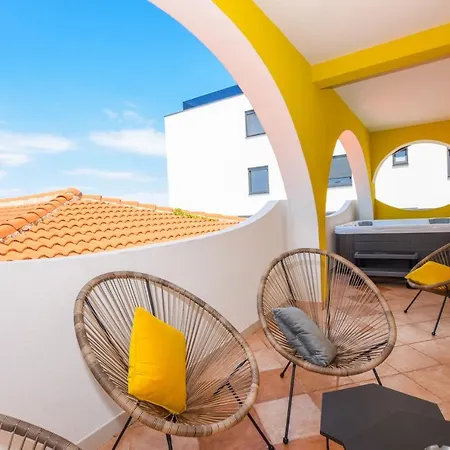 Apartment Plazibat