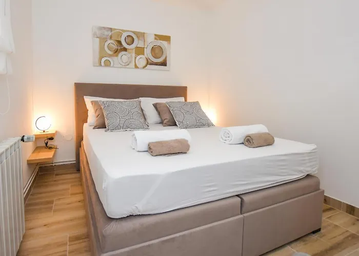 Apartman Plazibat Mandre