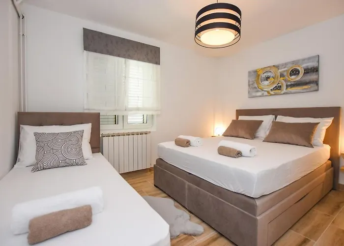 Plazibat Apartman Mandre